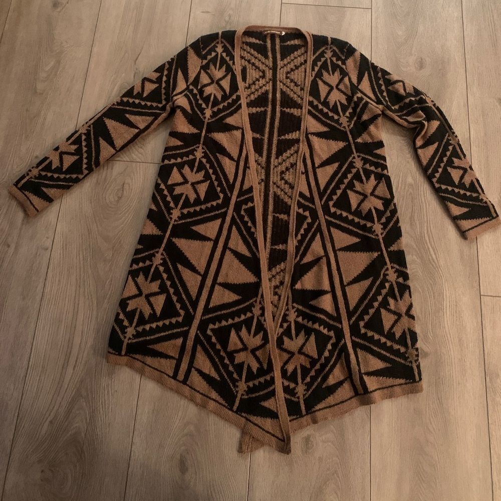 John fashion cardigan very beautiful and in good condition
